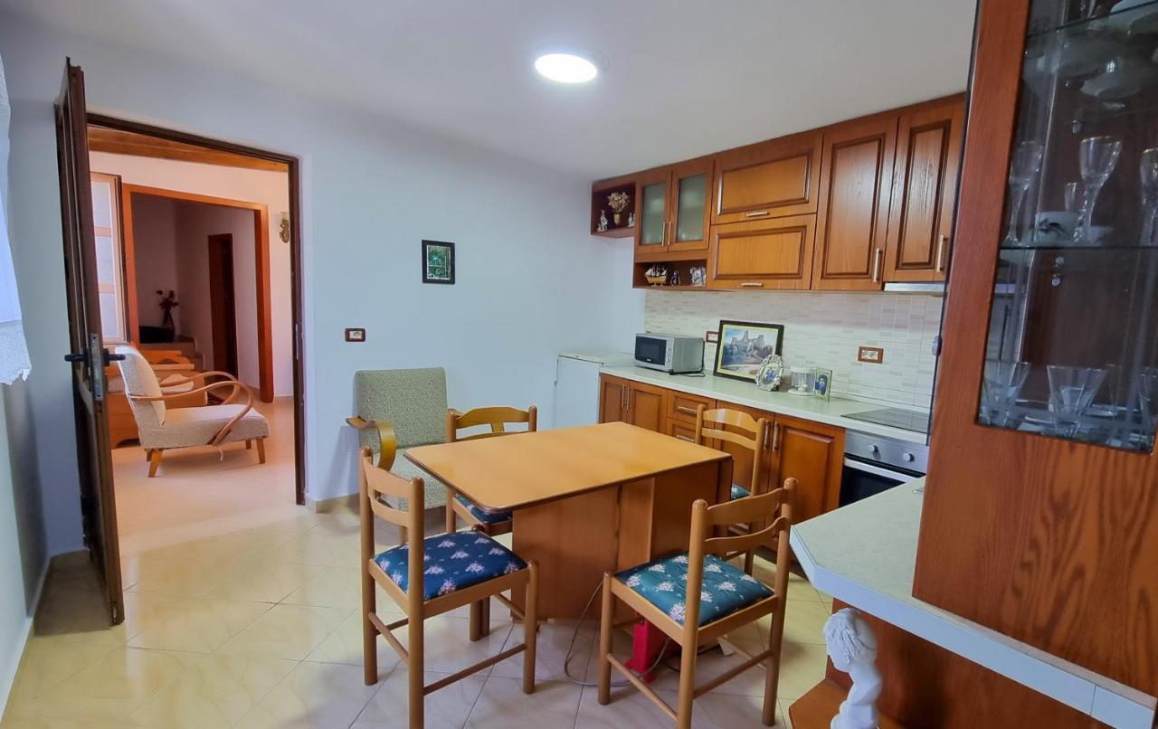Dhimitri Apartment Berat Exterior photo