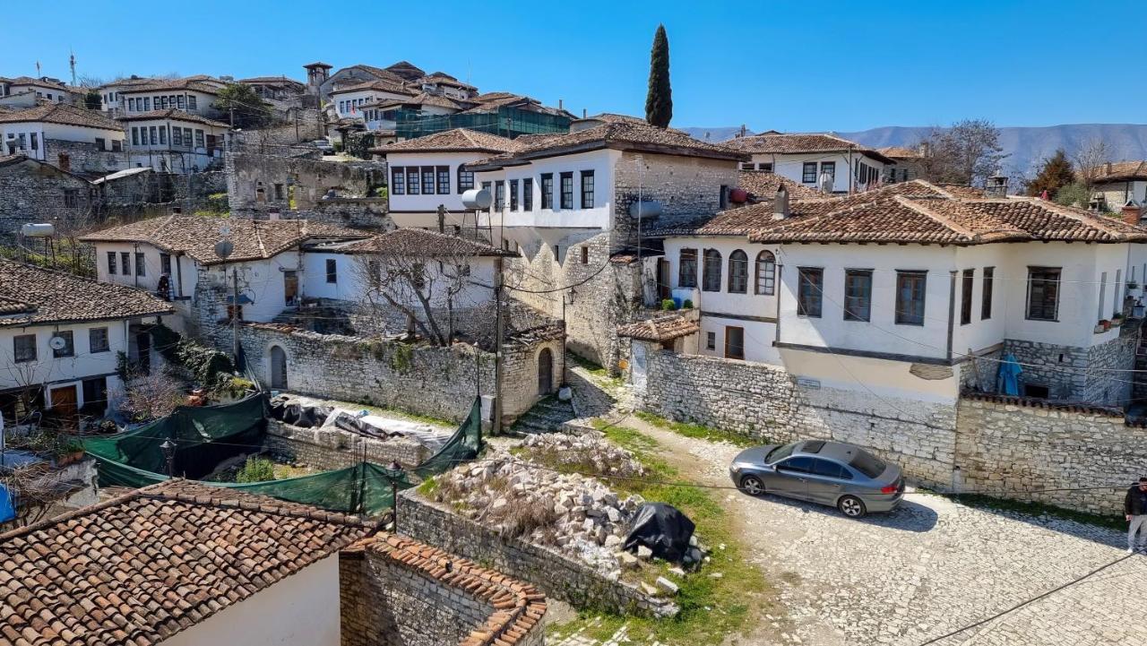 Dhimitri Apartment Berat Exterior photo