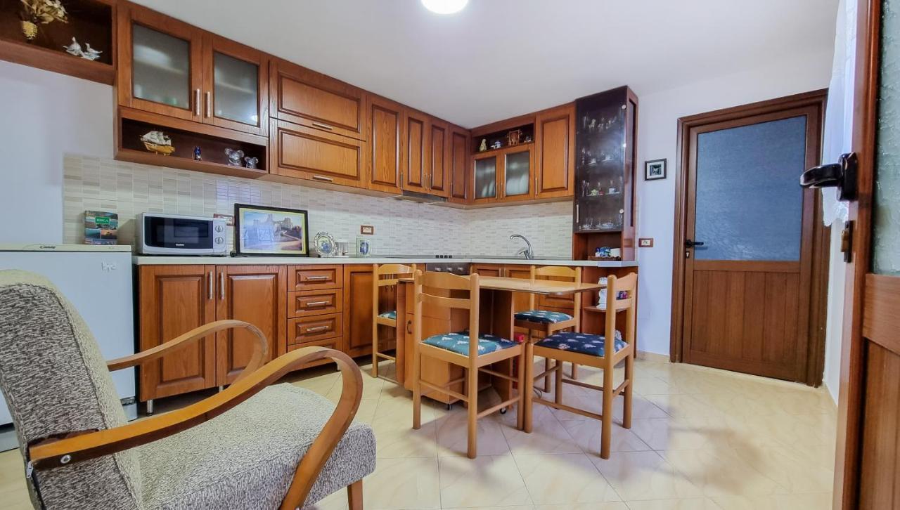 Dhimitri Apartment Berat Exterior photo