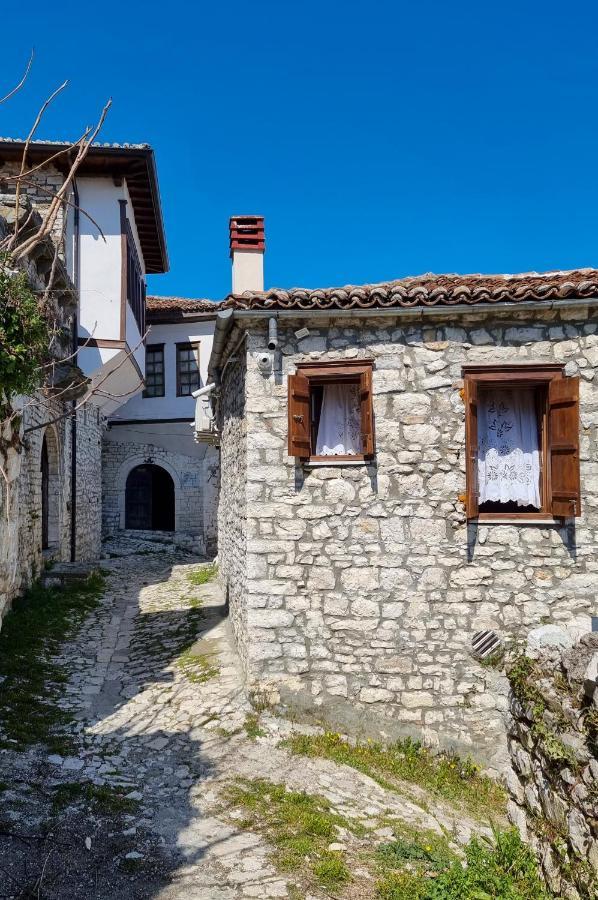 Dhimitri Apartment Berat Exterior photo